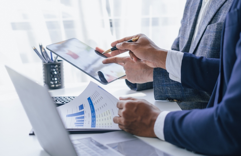 Man consults with lawyer about Tax Audit
